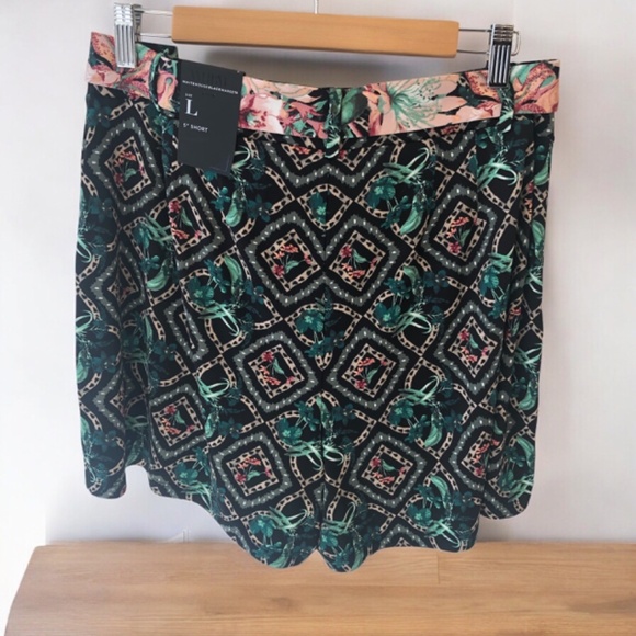 WHBM High-Rise Matte Jersey Shorts size L - Picture 6 of 11